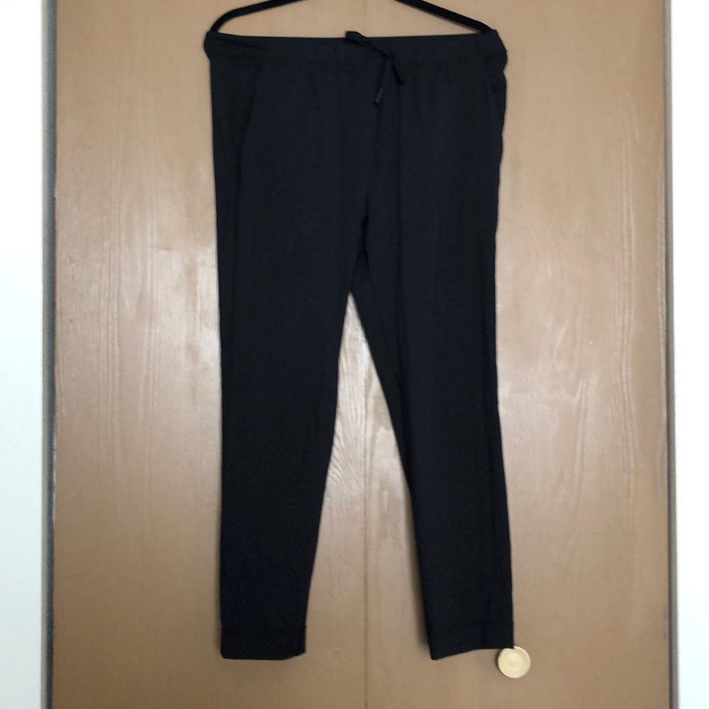 Black lululemon pants